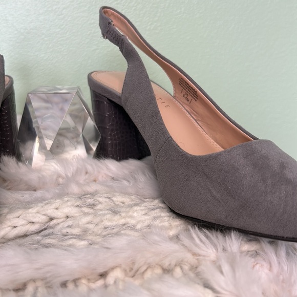 Kelly & Katie Gray Slingback Block Heels - Picture 3 of 12